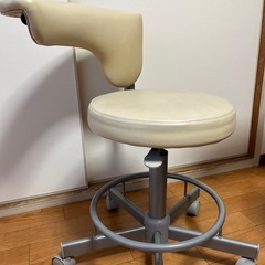 キャスター付きチェアー2脚上下可動の画像