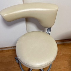 キャスター付きチェアー2脚上下可動の画像