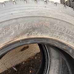  ６本セット価格！スタッドレス　225/70/16の画像