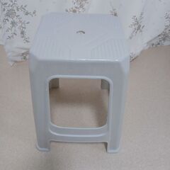 脚立、鏡、イス、3点の画像