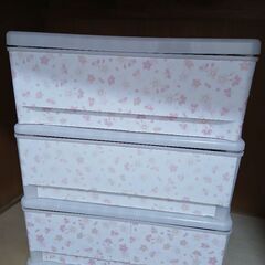 3段衣装ケースの画像