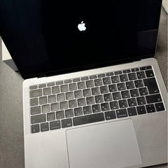 マックブックプロ　ノートパソコン　iPhone7の画像