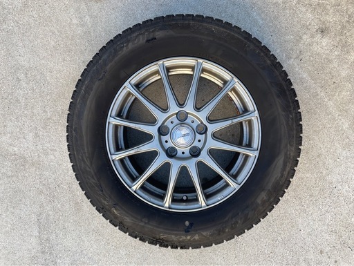 スタッドレスタイヤ　ホイール付き
