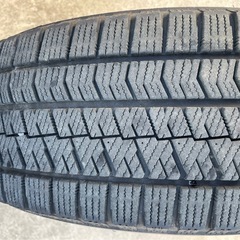 スタッドレスタイヤ　ホイール付きの画像