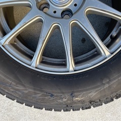 スタッドレスタイヤ　ホイール付きの画像