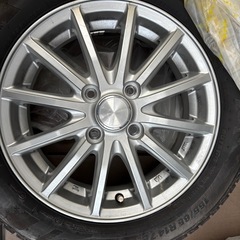 スタッドレスタイヤの画像