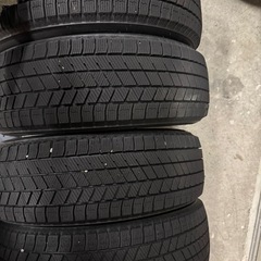 ブリヂストン スタッドレスタイヤ 195/65R15 4本セットの画像