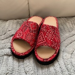試し履きのみ　　バンダナ柄　室内サンダル　の画像
