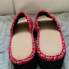 試し履きのみ　　バンダナ柄　室内サンダル　の画像