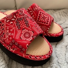 試し履きのみ　　バンダナ柄　室内サンダル　の画像