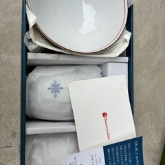 夫婦茶碗と湯呑みの画像