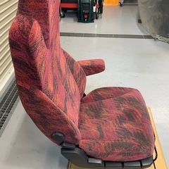 UD クオン　カスタムグレード　運転席シート　サスペンション付きの画像