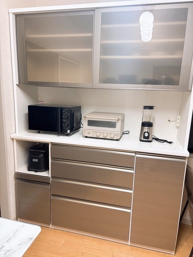 高級食器棚鏡面カップボード (ぽーさん) 西京極の収納家具《食器棚