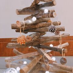 流木クリスマスツリーの画像