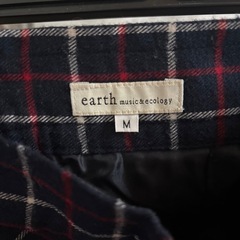 earth チェックスカートの画像