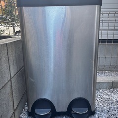 【差し上げます】ゴミ箱 45リットル ふた口の画像