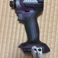 美品　マキタ　インパクトドライバーTD173Dパープルの画像