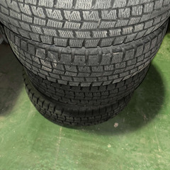 スタッドレスタイヤアルミホイール4本セットスズキ、ダイハツ軽自動車の画像