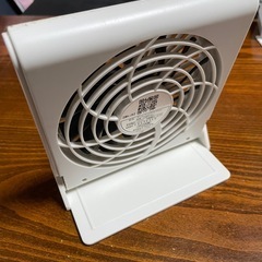 小型卓上扇風機の画像