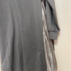 ゴージ　サイドプリーツ　ワンピースの画像