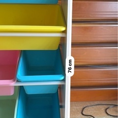 オモチャ収納ラックの画像