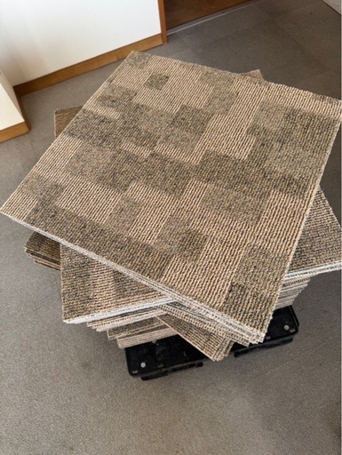 タイルカーペット77枚