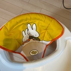 美品　ミッフィー 歩行器　折りたたみ可能の画像