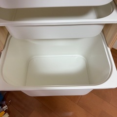 IKEA収納棚商談中の画像