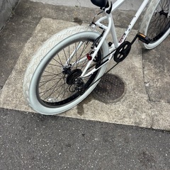白い自転車　おしゃれですの画像