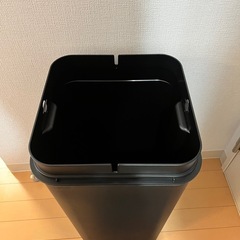ゴミ箱の画像