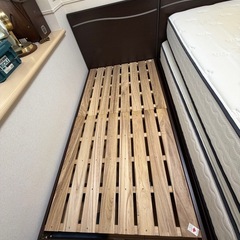 シーリーSealy シングルベッドフレームの画像