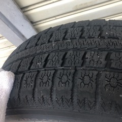 スタッドレスタイヤ　185/65R14の画像