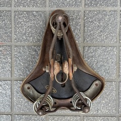 アンティーク　　サドルの画像