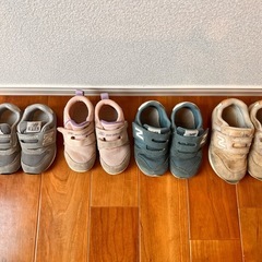 ニューバランス　子供靴　4足セット　13 13.5 14 15.5の画像