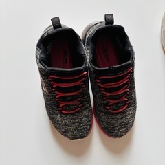 瞬足、スケッチャーズ　19cm セット
の画像