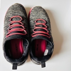 瞬足、スケッチャーズ　19cm セット
の画像