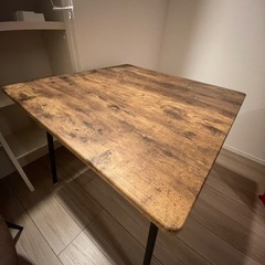 ダイニングテーブル・椅子×2の画像