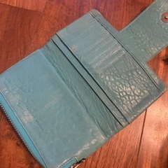 本革　レディース財布の画像