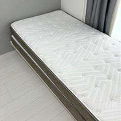 ニトリ Nスリーププレミアムシングルマットレスと木製ベットフレームセット　シングルベッドの画像