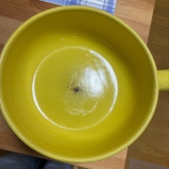 チーズフォンデュの鍋の画像