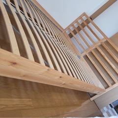 IKEAクイーンサイズベッドの画像