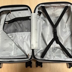 旅行かばん　スーツケースの画像