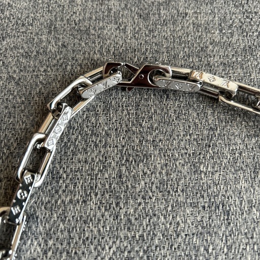 なかざわ　お話中