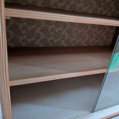 収納棚 ガラス戸棚 の画像