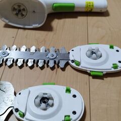 [安全ボタン進化]WORKPRO 芝生バリカン ガーデンバリカン 生垣バリカン 芝刈り機 一台二役 コードレス 3.6V充電式 Type-C充電ポート 二重安全ロック ブレード2枚付 バリカン刈幅75mm トリマー刈幅120mm 最大開口7.8mm 剪定 植木 園芸 機種型番W159025の画像