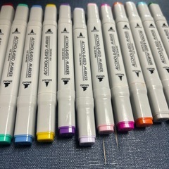 油性マーカー12本セットの画像