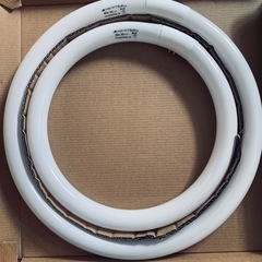 蛍光灯　32型➕40型　丸管蛍光灯の画像