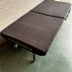 折りたたみ式リクライニングベッド　シングルベッドの画像