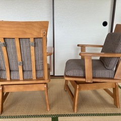 ダイニングチェア　回転式　二脚の画像