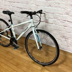 【大人用】整備済中古クロスバイク  トレック 700c(XXS:380) 白色 <自転車のオオムラ 静岡店>の画像